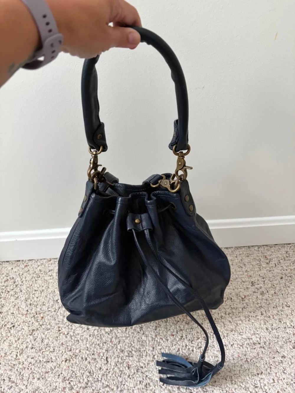 Wanderers Tassel Drawstring Shoulder Bag - navy